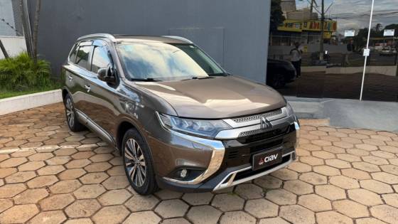 MITSUBISHI OUTLANDER 2.2 MIVEC DI-D DIESEL HPE-S AWD AUTOMÁTICO